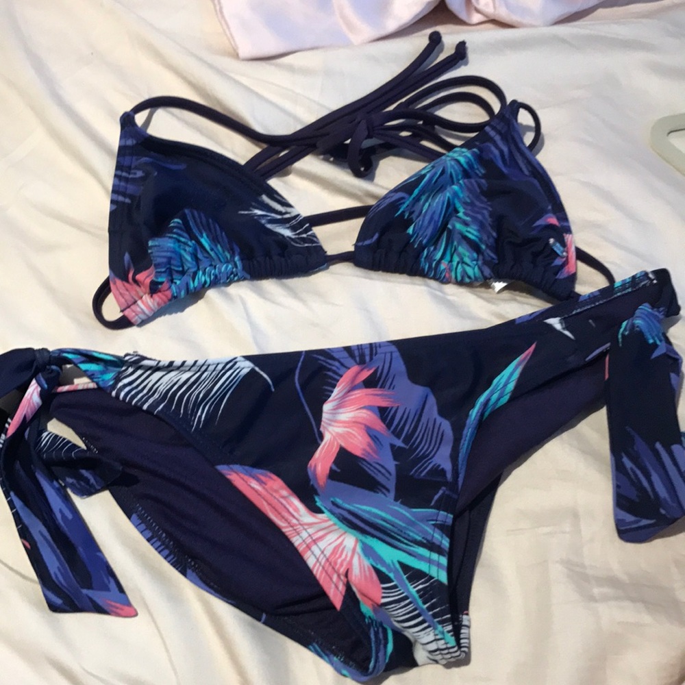 Roxy swim bikini set size M